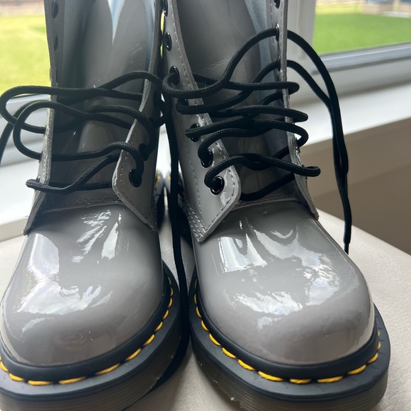 NEW BOOTS DR MARTENS SIZE 7 - Picture 3 of 8